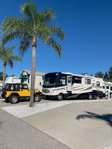 Escape to Paradise: Sarasota Bay RV Park - Your Florida Getaway Awaits